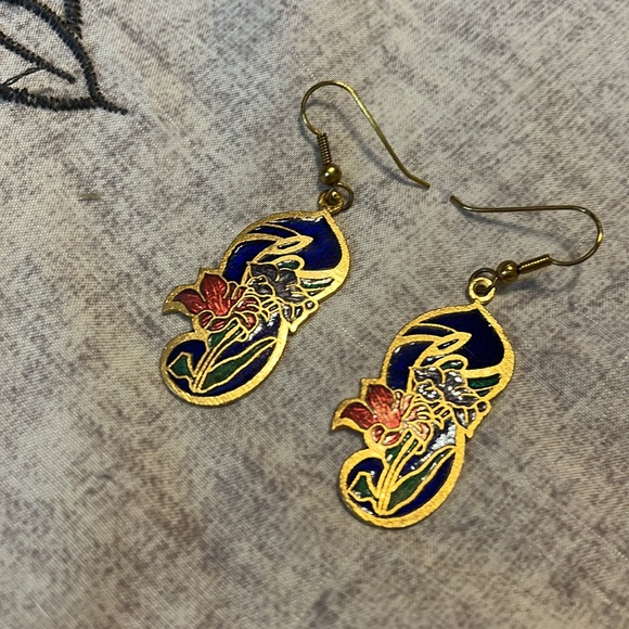 Cute Floral Earrings - Picture 3 of 3